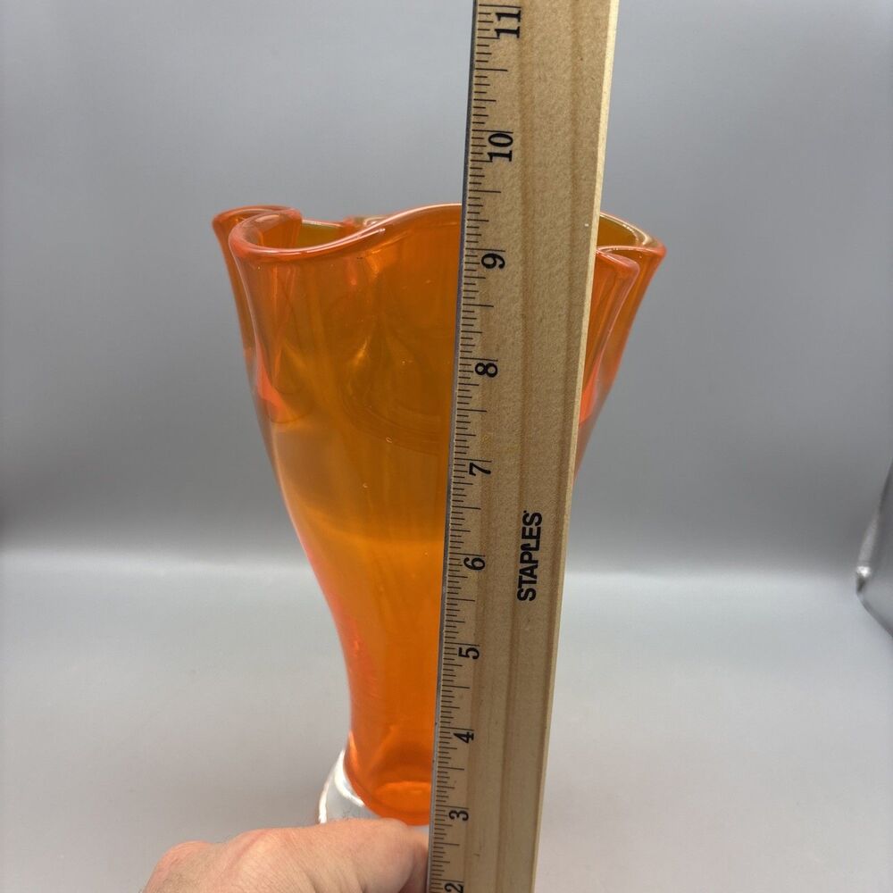 Vintage Handblown Art Glass Orange Ruffled Handkerchief Vase 9-3/8” Tall - Picture 7 of 10